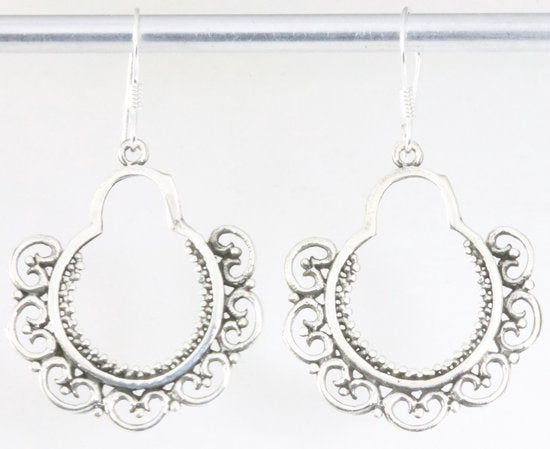 Traditionele bewerkte zilveren oorbellen afbeelding 1