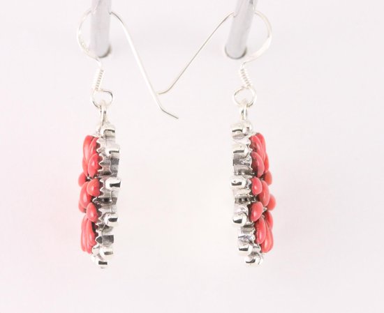 Bloemvormige zilveren oorbellen met rode koraal steen afbeelding 2