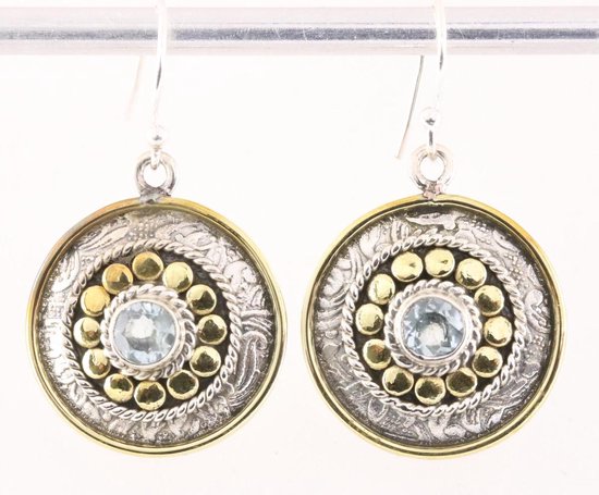 Ronde bewerkte zilveren oorbellen met blauwe topaas afbeelding 1