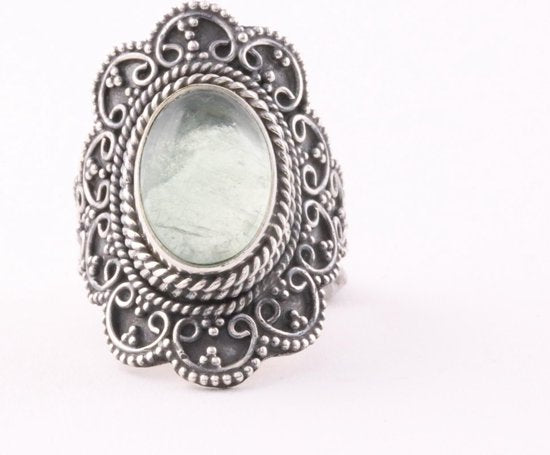 Bewerkte zilveren ring met groene apatiet afbeelding 2