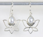 Opengewerkte zilveren lotus oorbellen met parel afbeelding 1