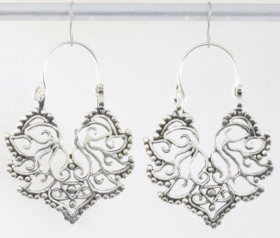 Opengewerkte zilveren lotus bloem oorringen afbeelding 1