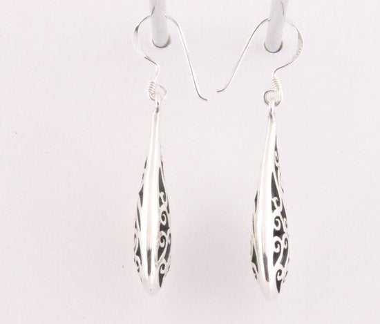 Lange opengewerkte zilveren oorbellen afbeelding 2