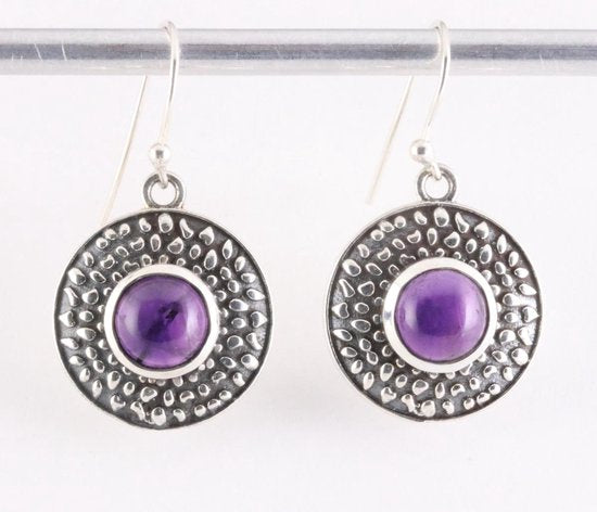 Ronde bewerkte zilveren oorbellen met amethist afbeelding 1
