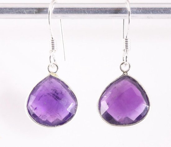 Fijne druppelvormige zilveren oorbellen met amethist afbeelding 1