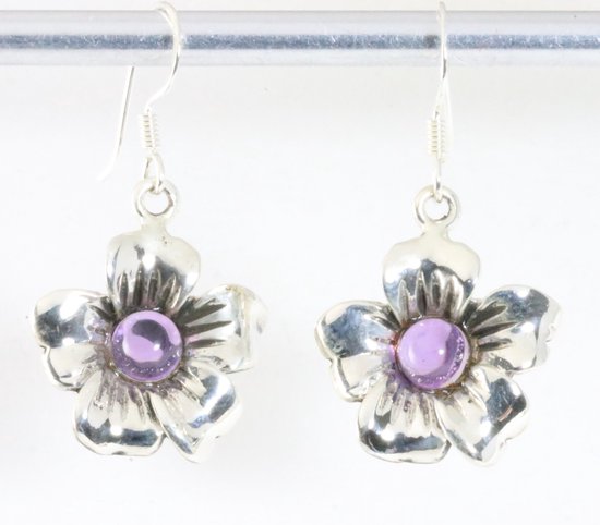 Bloemvormige zilveren oorbellen met amethist afbeelding 1