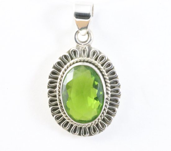 Fijne bewerkte ovale zilveren hanger met peridoot afbeelding 1