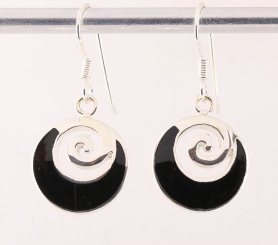 Fijne ronde zilveren oorbellen met onyx afbeelding 1