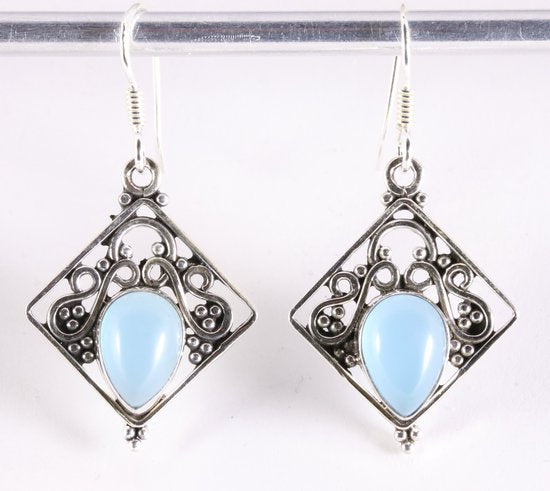 Opengewerkte zilveren oorbellen met blauwe chalcedoon afbeelding 1