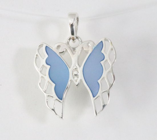 Fijne zilveren vlinder hanger met blauwe schelp afbeelding 1