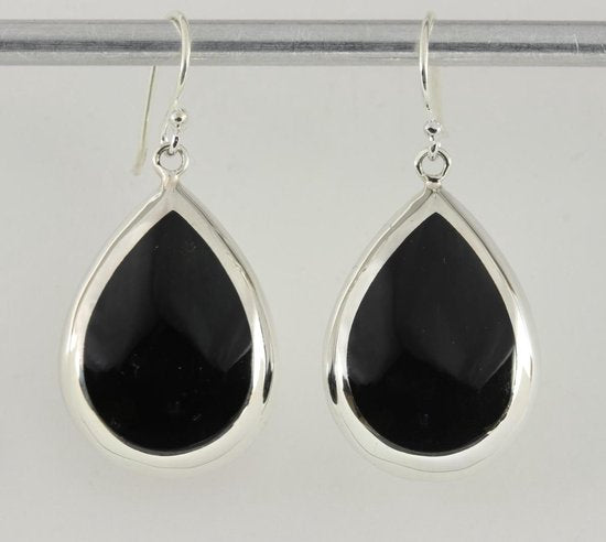 Grote druppelvormige zilveren oorbellen met onyx afbeelding 4