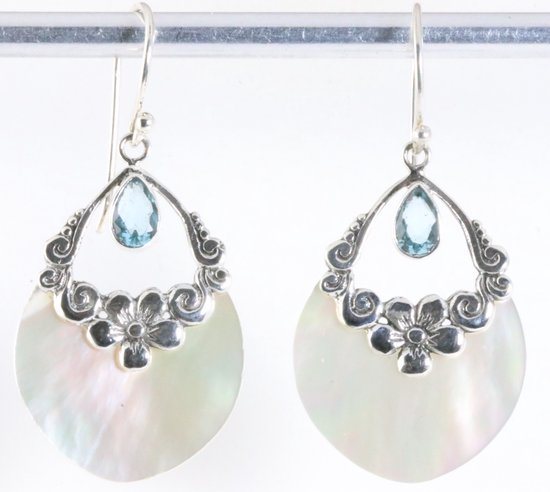 Traditionele bewerkte zilveren oorbellen met parelmoer en blauwe topaas afbeelding 1