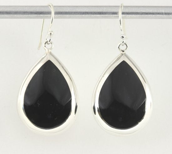 Grote druppelvormige zilveren oorbellen met onyx afbeelding 1