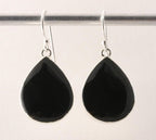 Druppelvormige zilveren oorbellen met onyx afbeelding 1