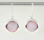 Ronde zilveren oorbellen met roze parelmoer afbeelding 1