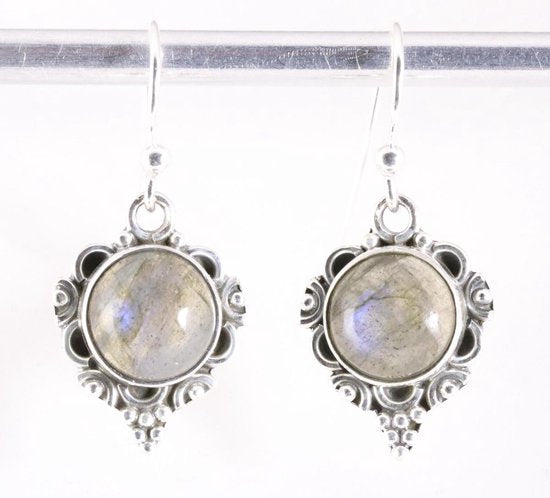 Bewerkte zilveren oorbellen met labradoriet afbeelding 1