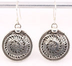 Traditionele ronde zilveren oorbellen met filigrein bewerking afbeelding 1