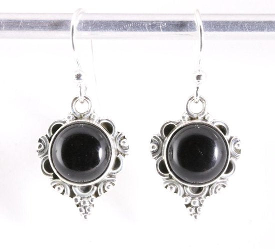 Bewerkte zilveren oorbellen met onyx afbeelding 1