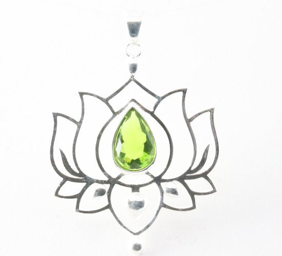 Opengewerkte zilveren lotus hanger met peridoot afbeelding 1