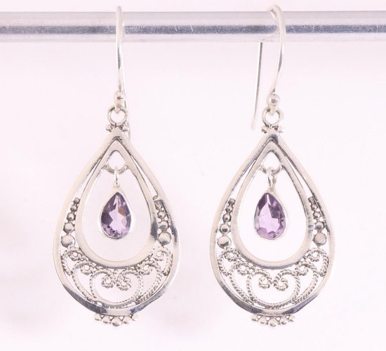 Opengewerkte zilveren oorbellen met amethist afbeelding 1
