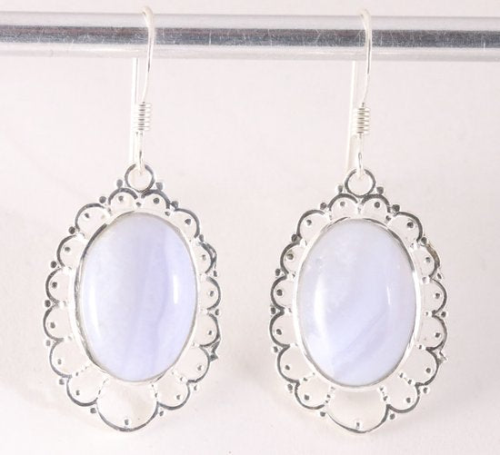 Opengewerkte zilveren oorbellen met blauwe lace agaat afbeelding 1
