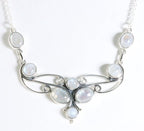 Bewerkte zilveren ketting met regenboog maansteen afbeelding 1