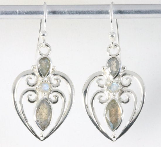 Opengewerkte zilveren oorbellen met labradoriet afbeelding 1