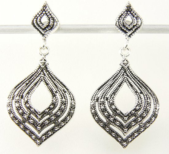 Bewerkte zilveren oorstekers afbeelding 1