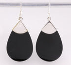 Grote druppelvormige zilveren oorbellen met onyx afbeelding 1