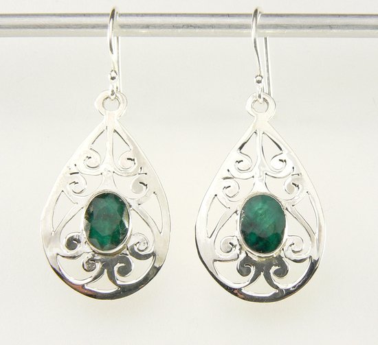 Opengewerkte zilveren oorbellen met smaragd afbeelding 1
