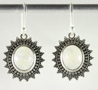 Bewerkte zilveren oorbellen met regenboog maansteen afbeelding 1