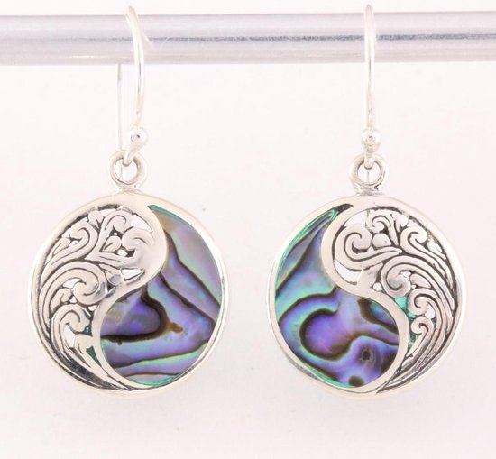 Ronde opengewerkte zilveren oorbellen met abalone schelp afbeelding 1