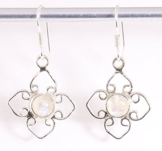 Fijne opengewerkte zilveren oorbellen met regenboog maansteen afbeelding 1
