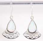 Bewerkte zilveren oorbellen met welo opaal afbeelding 1