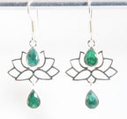 Zilveren lotus oorbellen met smaragd afbeelding 1