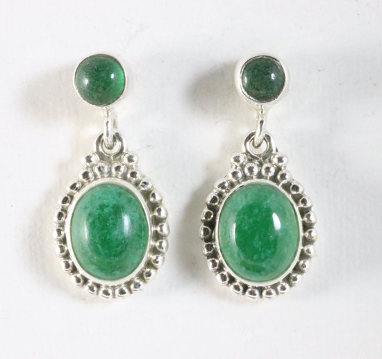 Bewerkte zilveren oorstekers met jade afbeelding 1