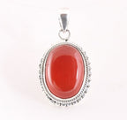 Bewerkte ovale zilveren hanger met carneool afbeelding 1