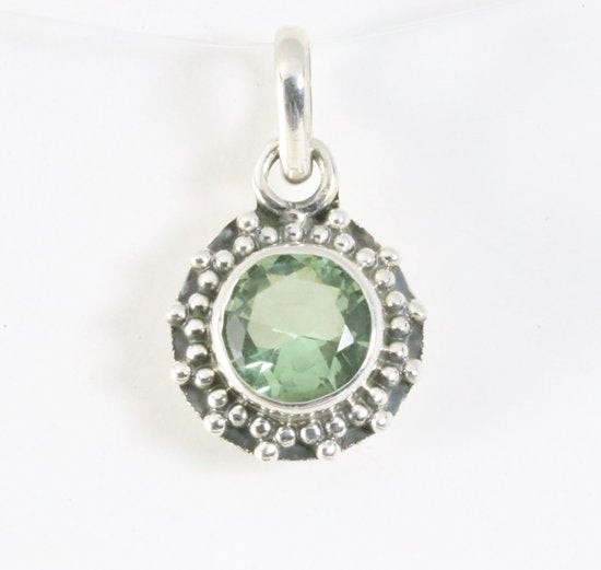 Fijne bewerkte ronde zilveren hanger met groene amethist afbeelding 1
