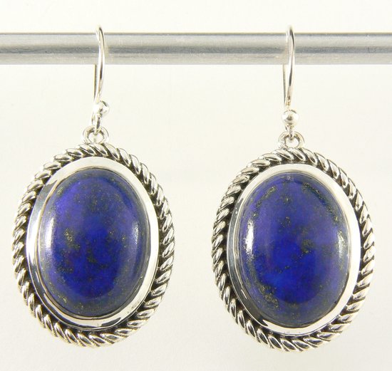 Bewerkte zilveren oorbellen met grote lapis lazuli stenen afbeelding 1