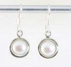 Fijne ronde zilveren oorbellen met witte parel afbeelding 1