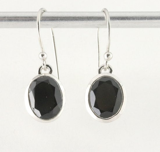 Zilveren oorbellen met zwarte spinel afbeelding 1