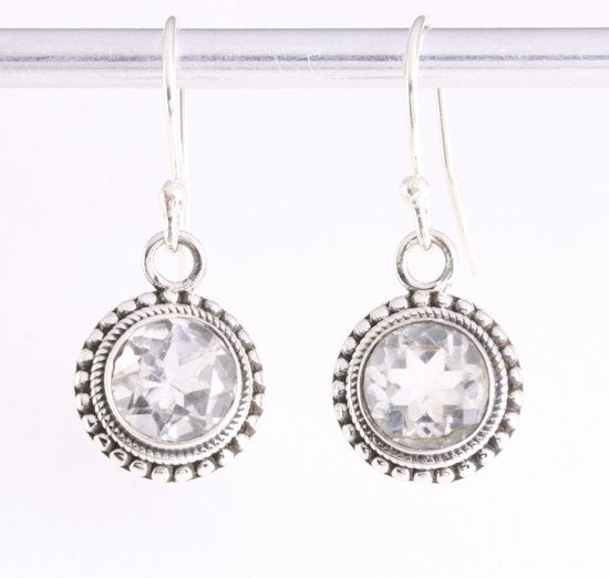 Fijne bewerkte ronde zilveren oorbellen met bergkristal afbeelding 1