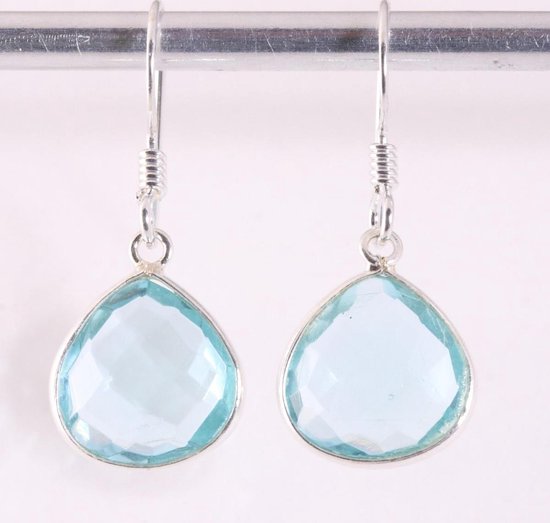 Fijne druppelvormige zilveren oorbellen met blauwe topaas afbeelding 1