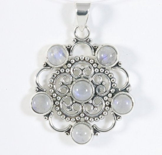 Opengewerkte zilveren hanger met regenboog maansteen afbeelding 1