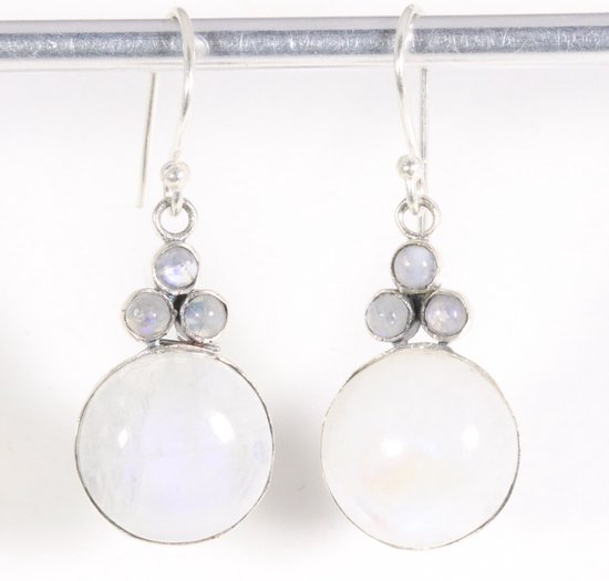 Zilveren oorbellen met regenboog maansteen afbeelding 1