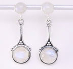 Bewerkte zilveren oorstekers met regenboog maansteen afbeelding 1