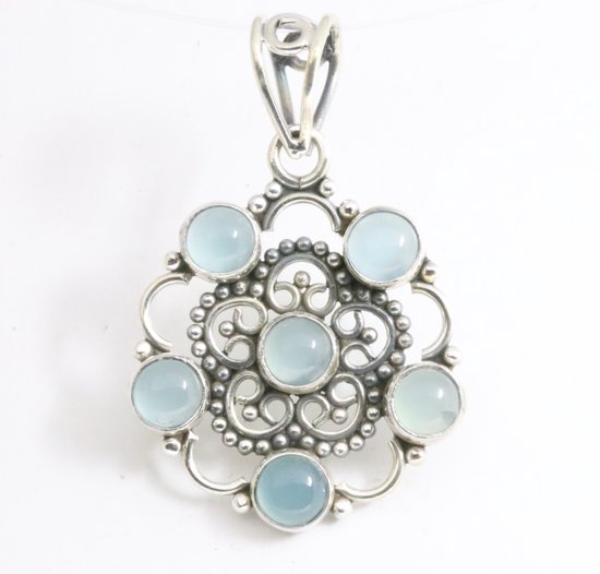 Opengewerkte zilveren hanger met blauwe chalcedoon afbeelding 1