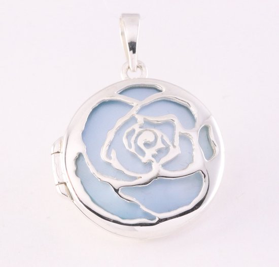 Rond bewerkt zilveren medaillon met lichtblauwe schelp afbeelding 1