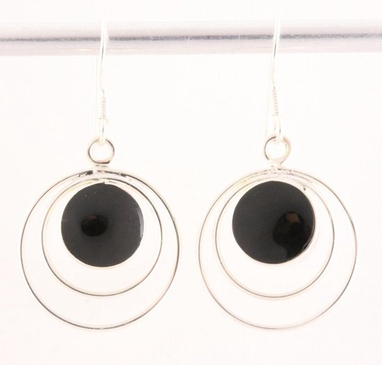 Ronde opengewerkte zilveren oorbellen met onyx afbeelding 1