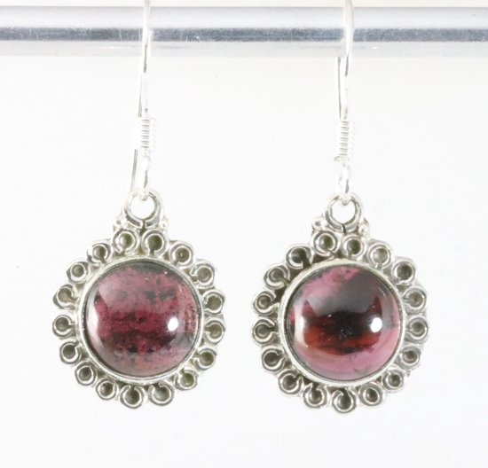 Fijne bewerkte ronde zilveren oorbellen met granaat afbeelding 1